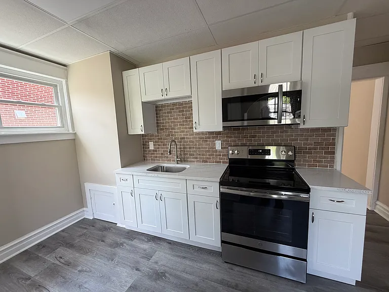 1210 Lorain Ave — Photo 15