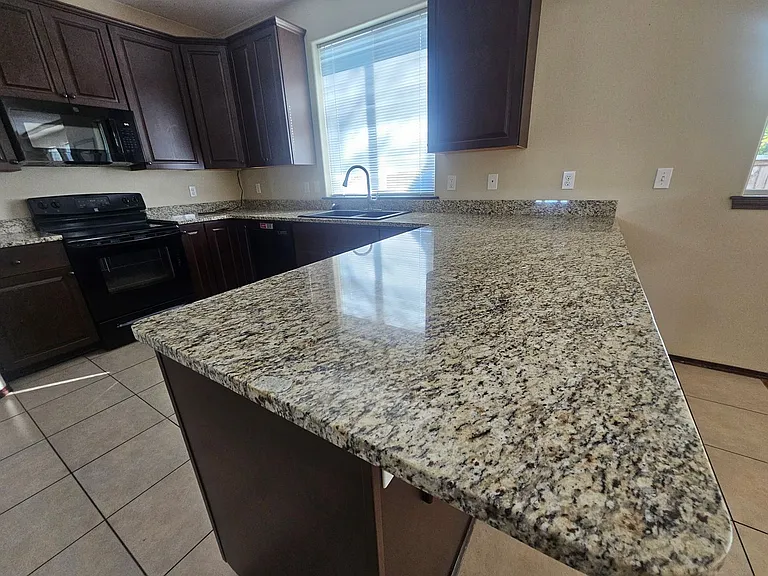 2606 N Columbia St — Photo 6