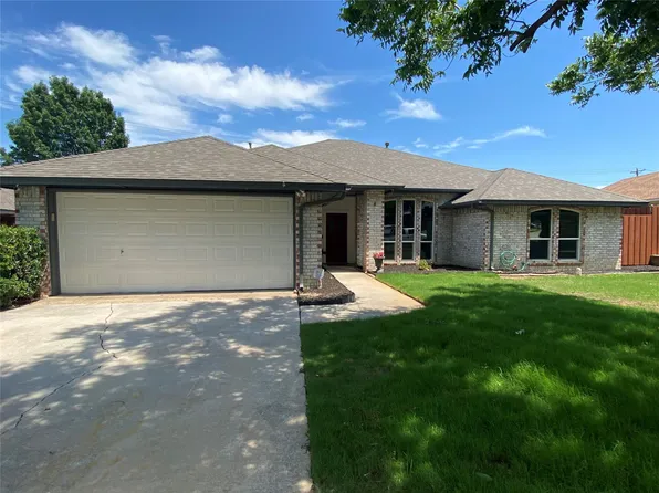 5204 Prairie Creek Dr, Flower Mound, TX 75028