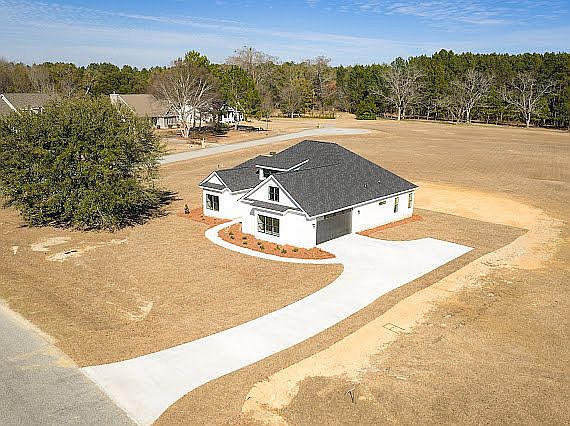 1st image of 100 Heards Pond Ln