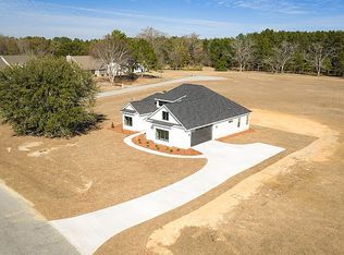 100 Heards Pond Ln, Thomasville, GA 31757