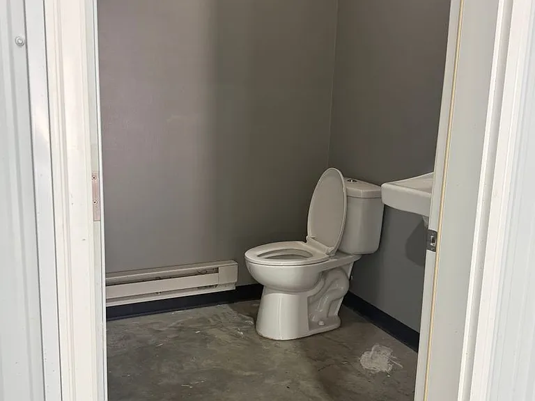 515 Enterprise St N — Photo 15
