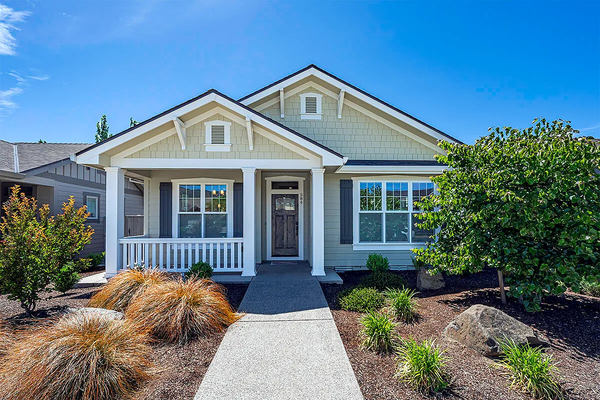 584 Canterwood Dr photo 1