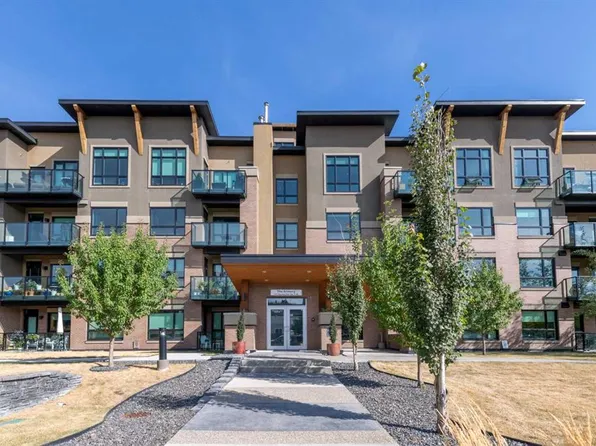 145 W Burma Star Rd SW #302, Calgary, AB T3E 8A8