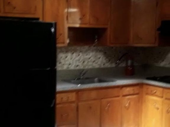 4th image of 2136 Blackrock Ave
