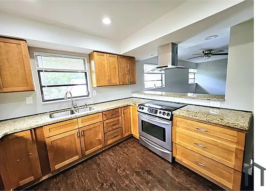 511 SW 15th St #B — Photo 4