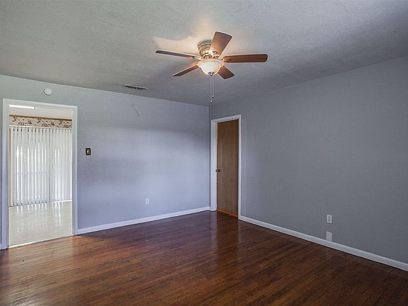 5th image of 105 Darden Dr