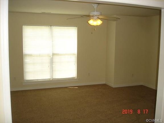 4th image of 13 Carmen Ln