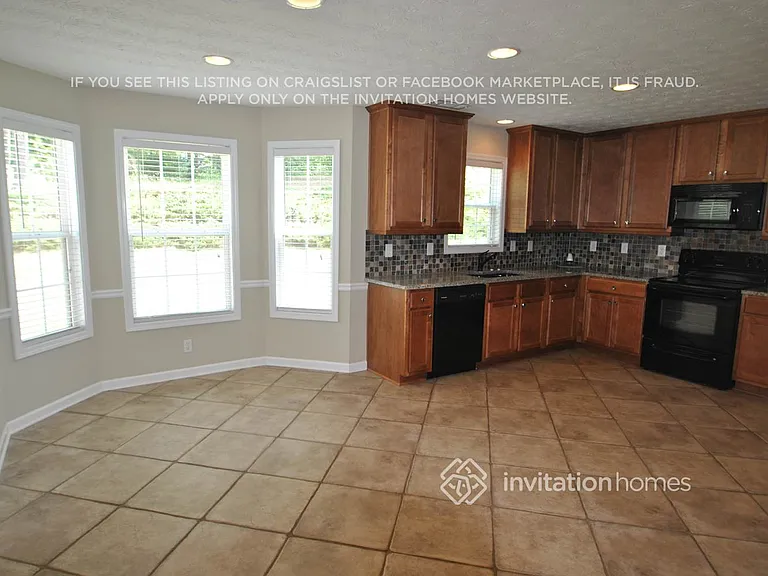 3144 Oak Ridge Ln — Photo 5