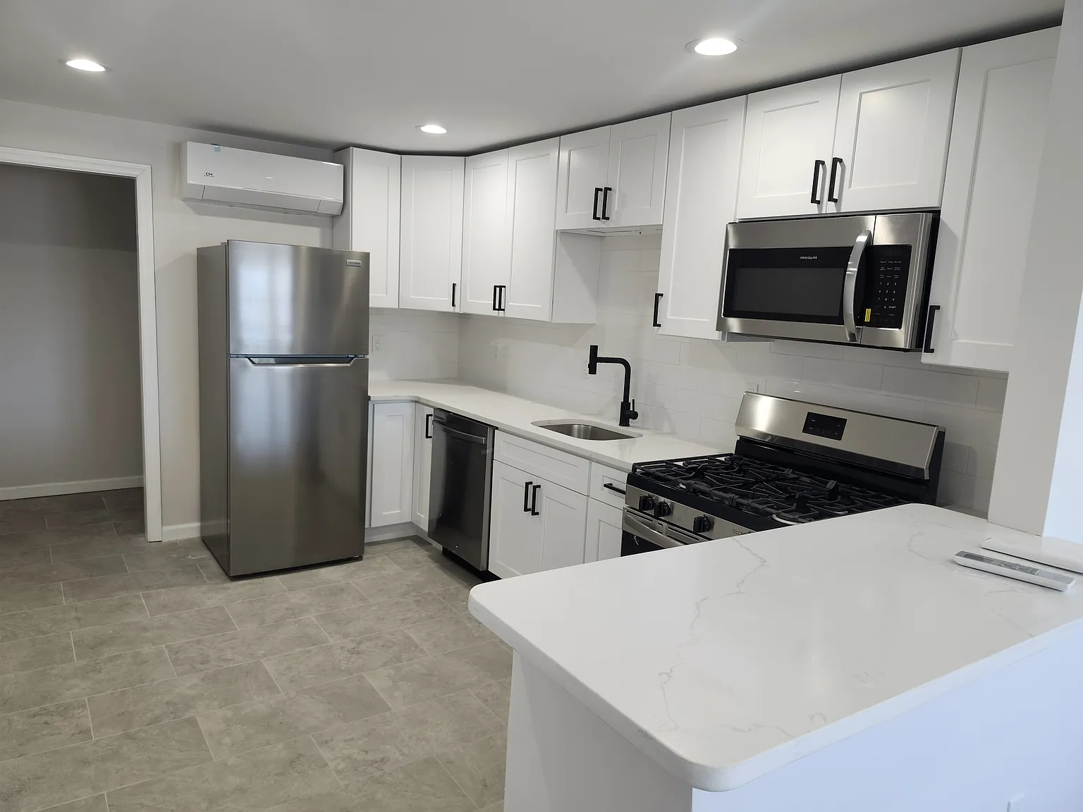 1 bed, $2,050 — Photo 3