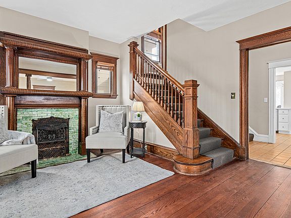 5th image of 3045 Dupont Ave S