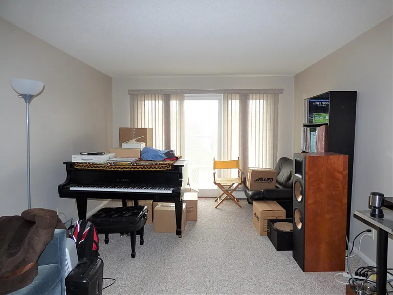 410 6th Ave SW #M5 — Photo 4