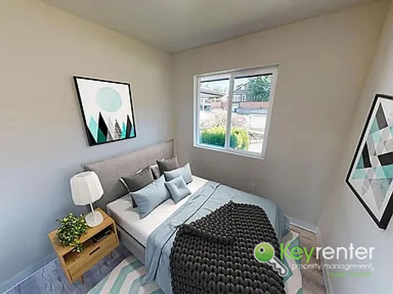 7151-7153 Fauntleroy Way SW — Photo 2