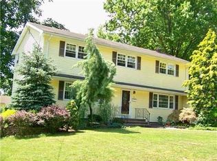 16 Clearview Rd, East Brunswick, NJ 08816