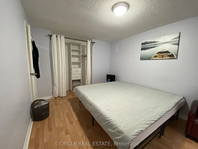 35 Fanshawe Dr — Photo 15