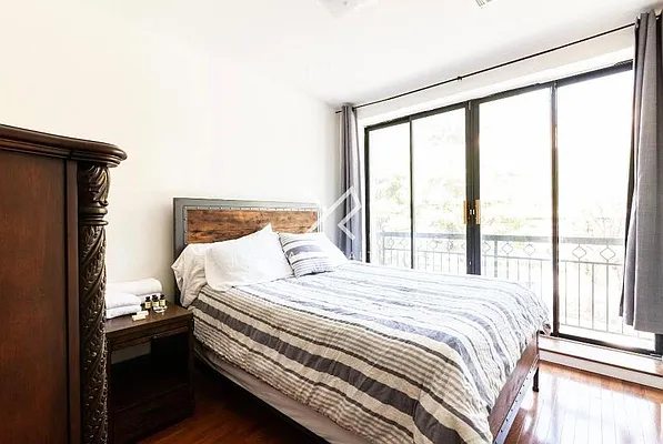 Rented by Yaffa Realty LLC | media 9