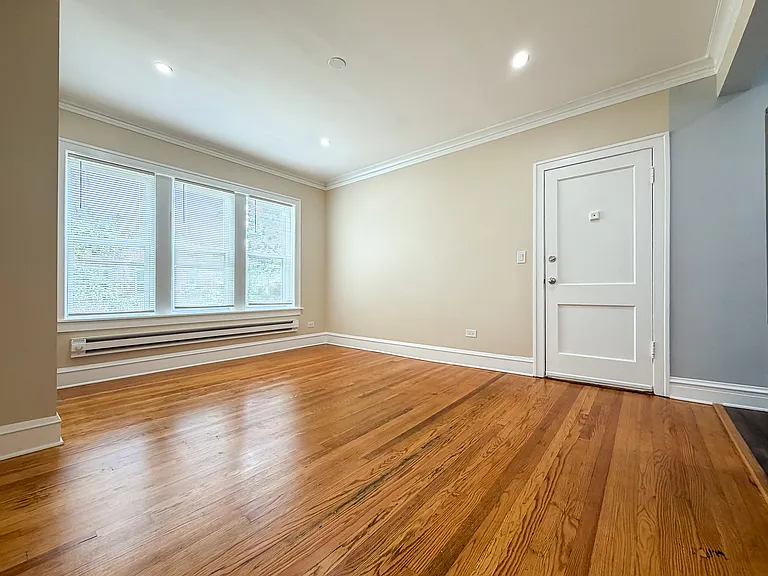 2304 N Lamon Ave #2 — Photo 7