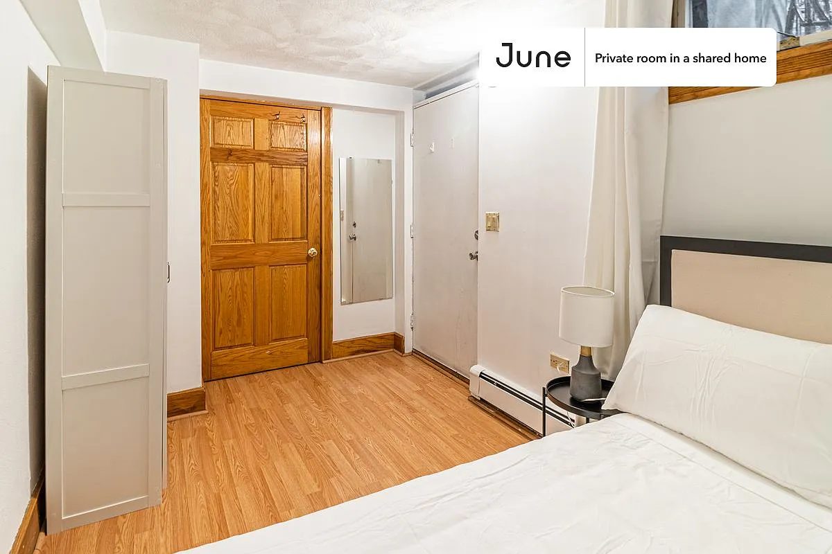 Full bedroom in 5 bed/2 bath home in Central Square (Cambridge) #1474 E — Photo 3