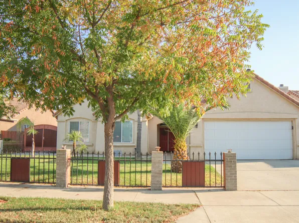 1775 Castle Way, Lemoore, CA 93245