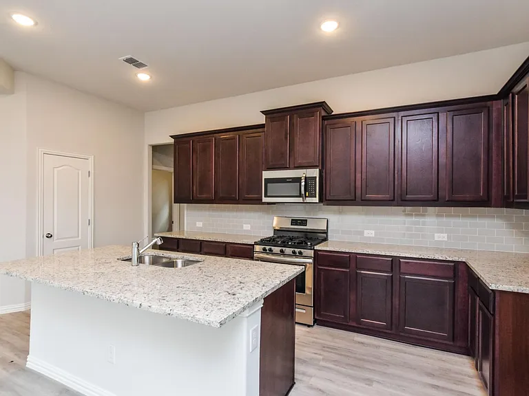 16600 Hidden Cove Dr — Photo 3