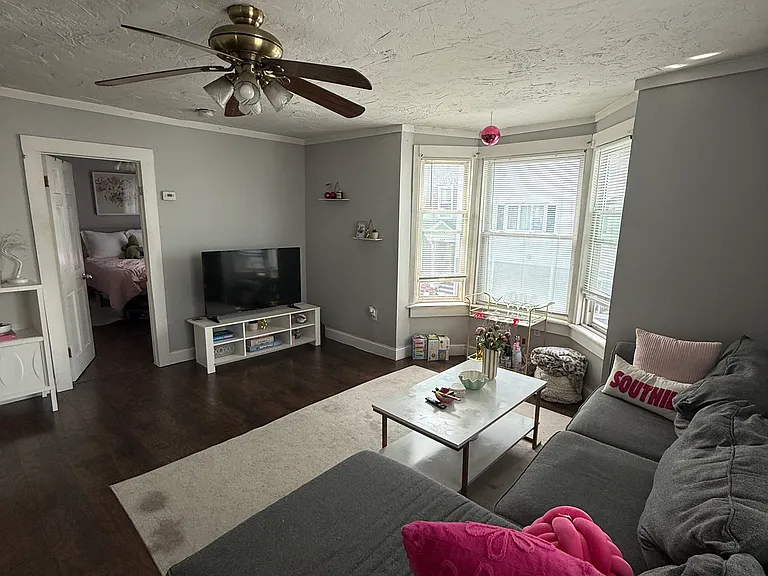 344 E 8th St #2 — Photo 6