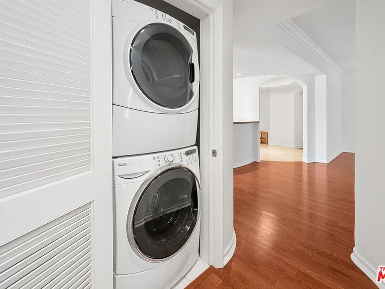 1000 Granville Ave #404 — Photo 39
