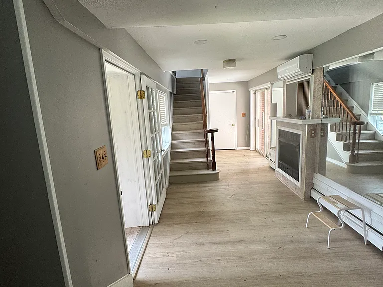 505 Saint Marks St #1 — Photo 14