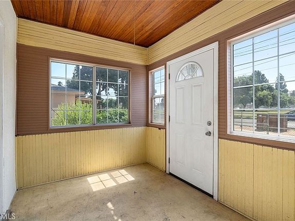 3rd image of 9571 Hayes St