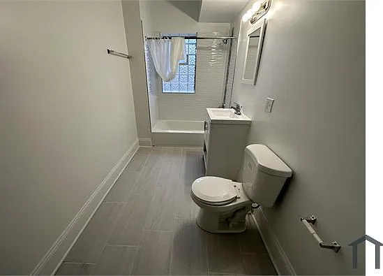 5758 S Green St — Photo 4