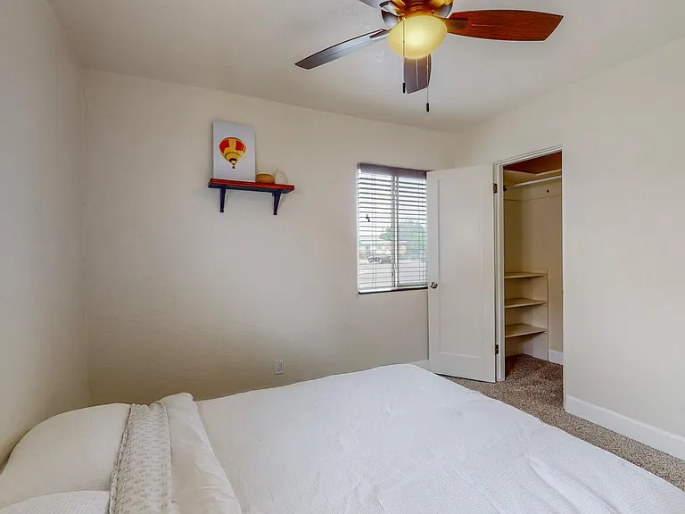 527 Gene Ave NW — Photo 2