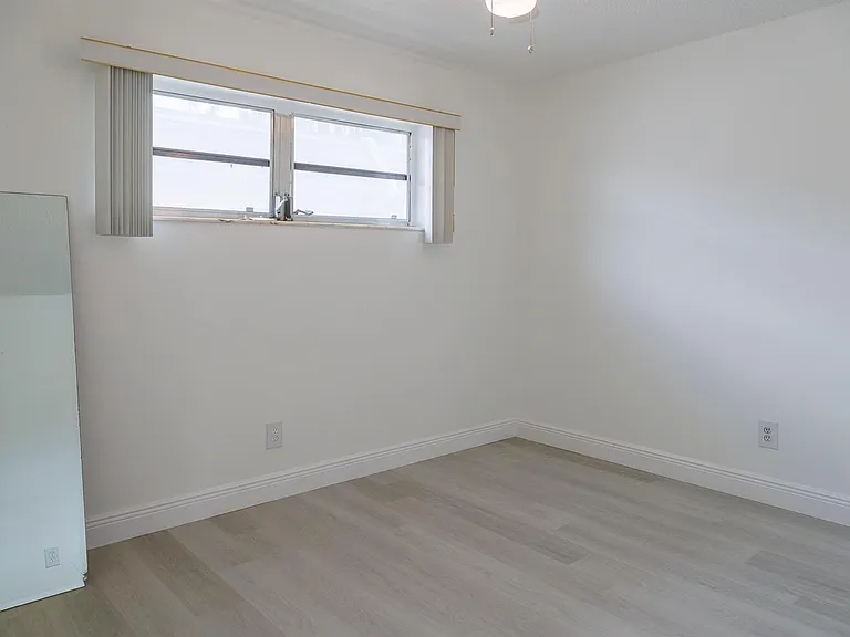 6211 SW 37th St #211 — Photo 10