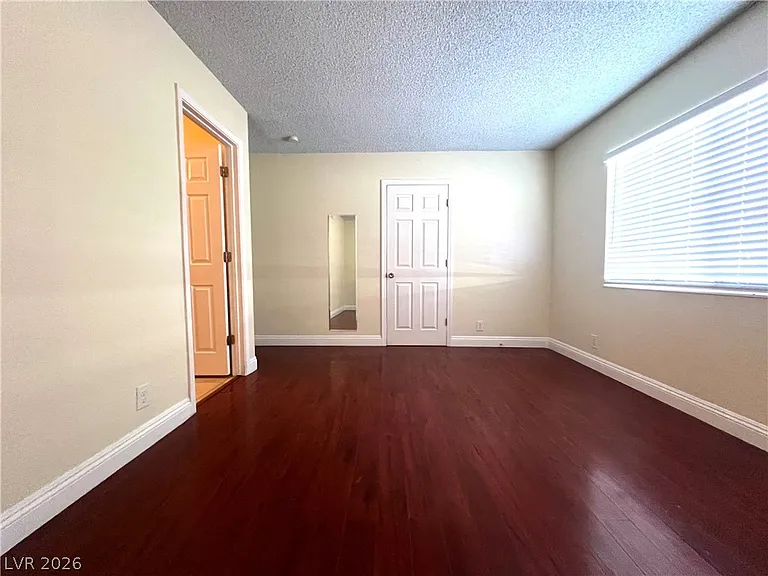 7054 Fenway Ave — Photo 14