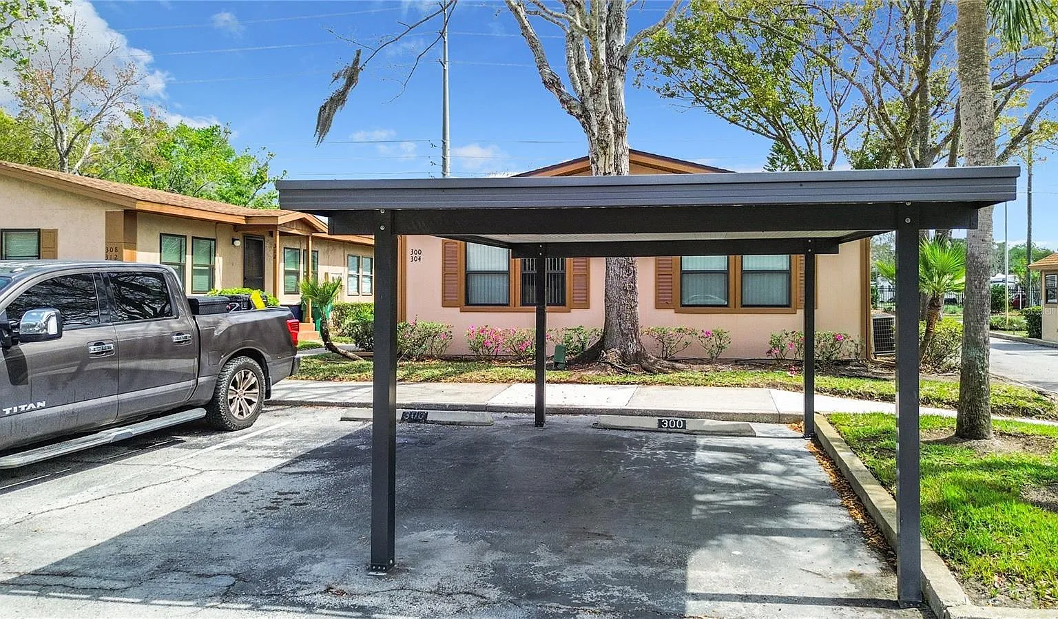2 bed, 950 sqft, $1,999 — Photo 4