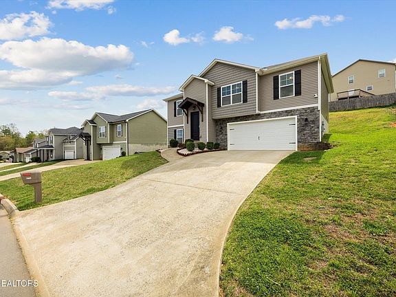 3rd image of 7931 Poplar Grove Ln