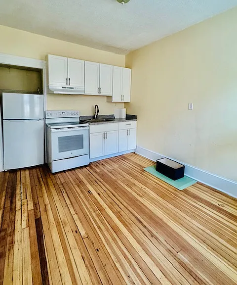 881 Huntington Ave #13 — Photo 1