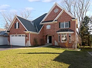 39 Waverly Ave, Clarendon Hills, IL 60514