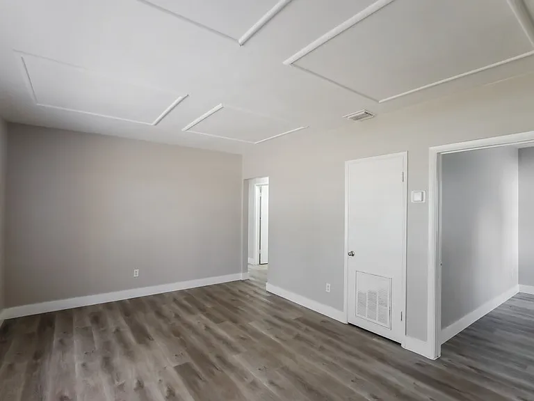 381 Carolina Ave — Photo 3