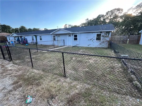 5806 Gregory St, Fayetteville, NC 28311