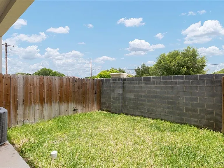 4700 W Huckleberry St #2 — Photo 12