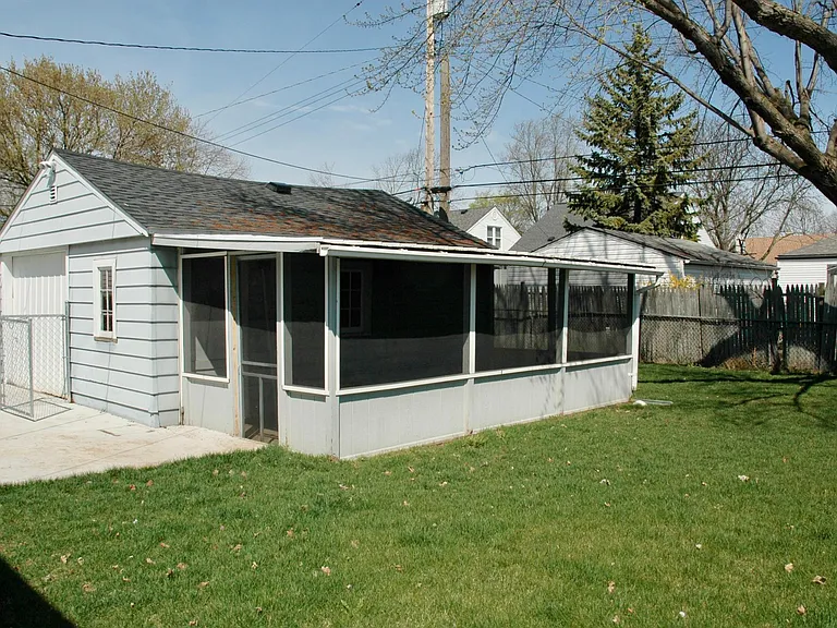 1815 Dallas Ave — Photo 18