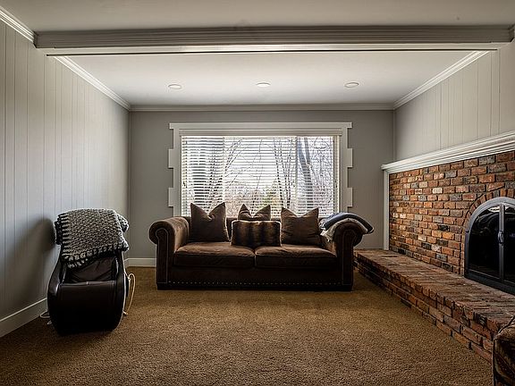 4th image of 34437 Mayfair Ct
