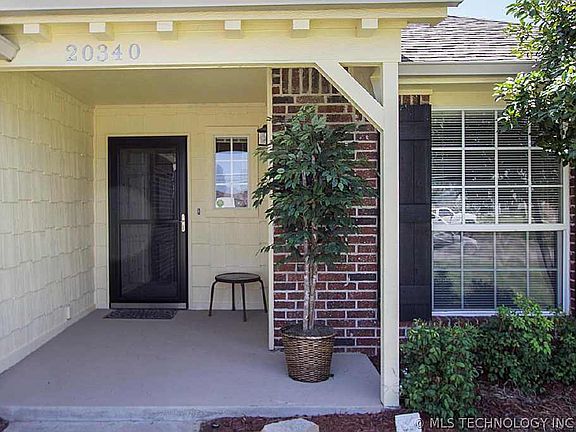 2nd image of 20340 E 41st Pl
