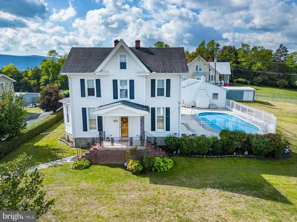 787 Ash St, Strasburg, VA 22657