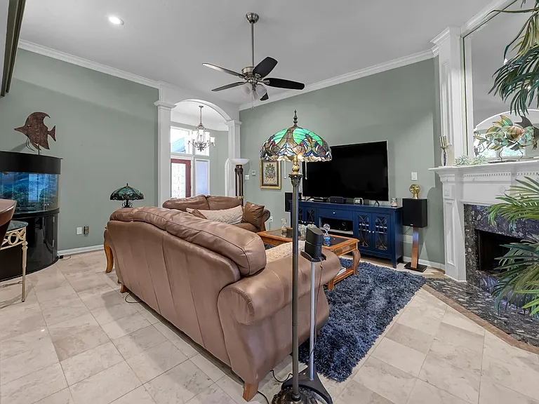 192 Monterrey Rd W — Photo 11