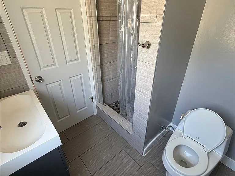 22346 Hartland St — Photo 25