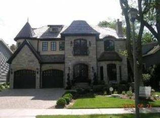 653 S Sunnyside Ave, Elmhurst, IL 60126