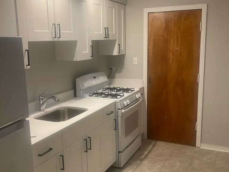 6446 N Milwaukee Ave #2E — Photo 1