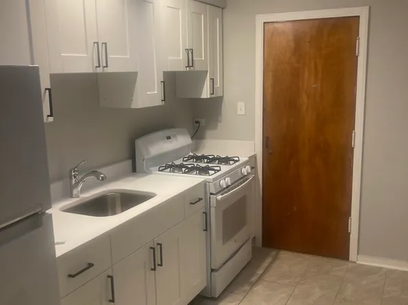 6446 N Milwaukee Ave #2E, Chicago, IL 60631