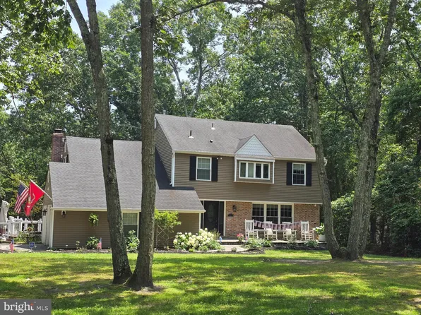 1 Corsham Dr, Medford, NJ 08055