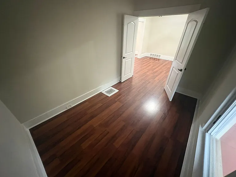 2315 Hood Ave — Photo 2